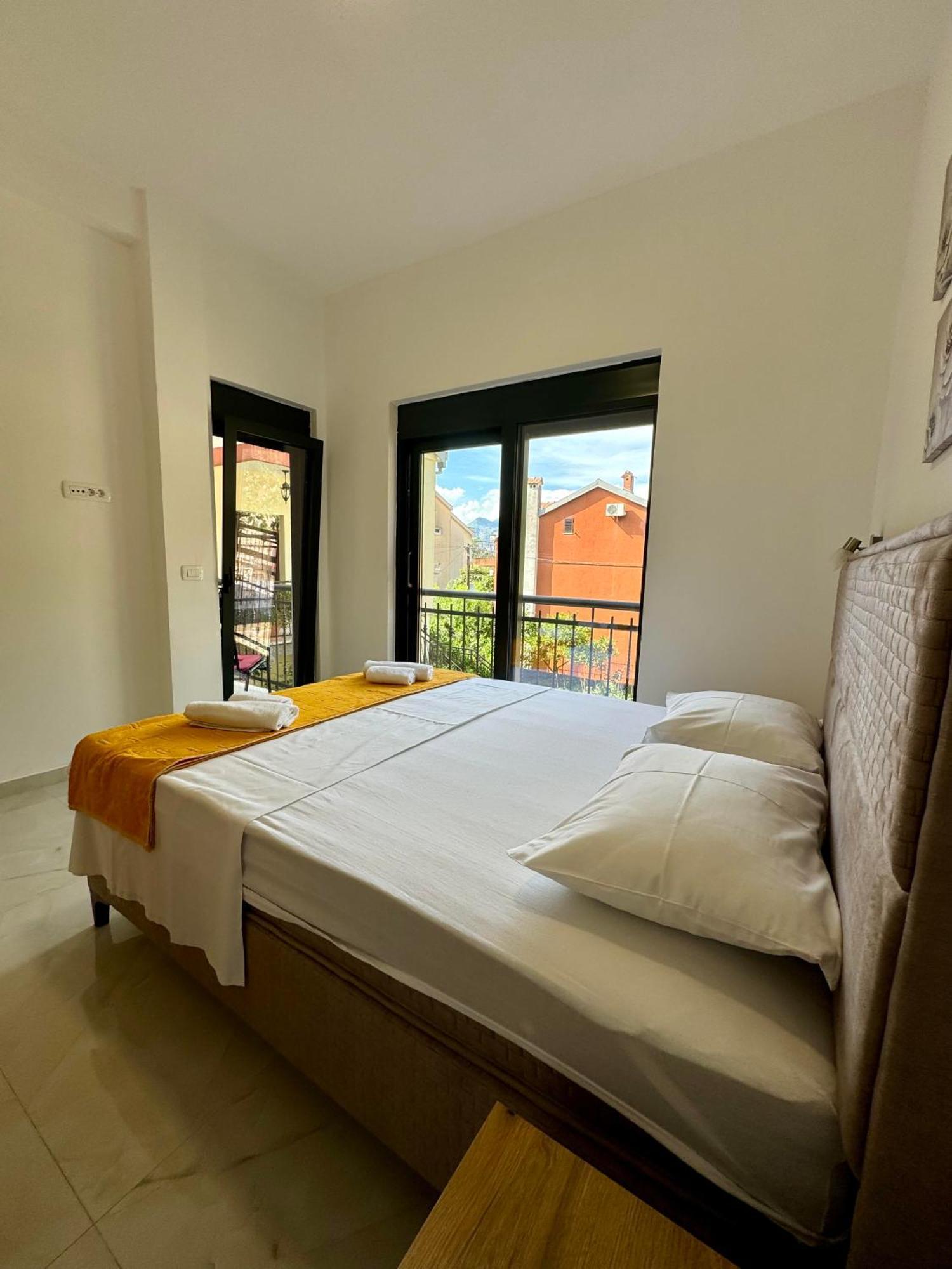 Harmony Garden Apartments Котор Екстер'єр фото