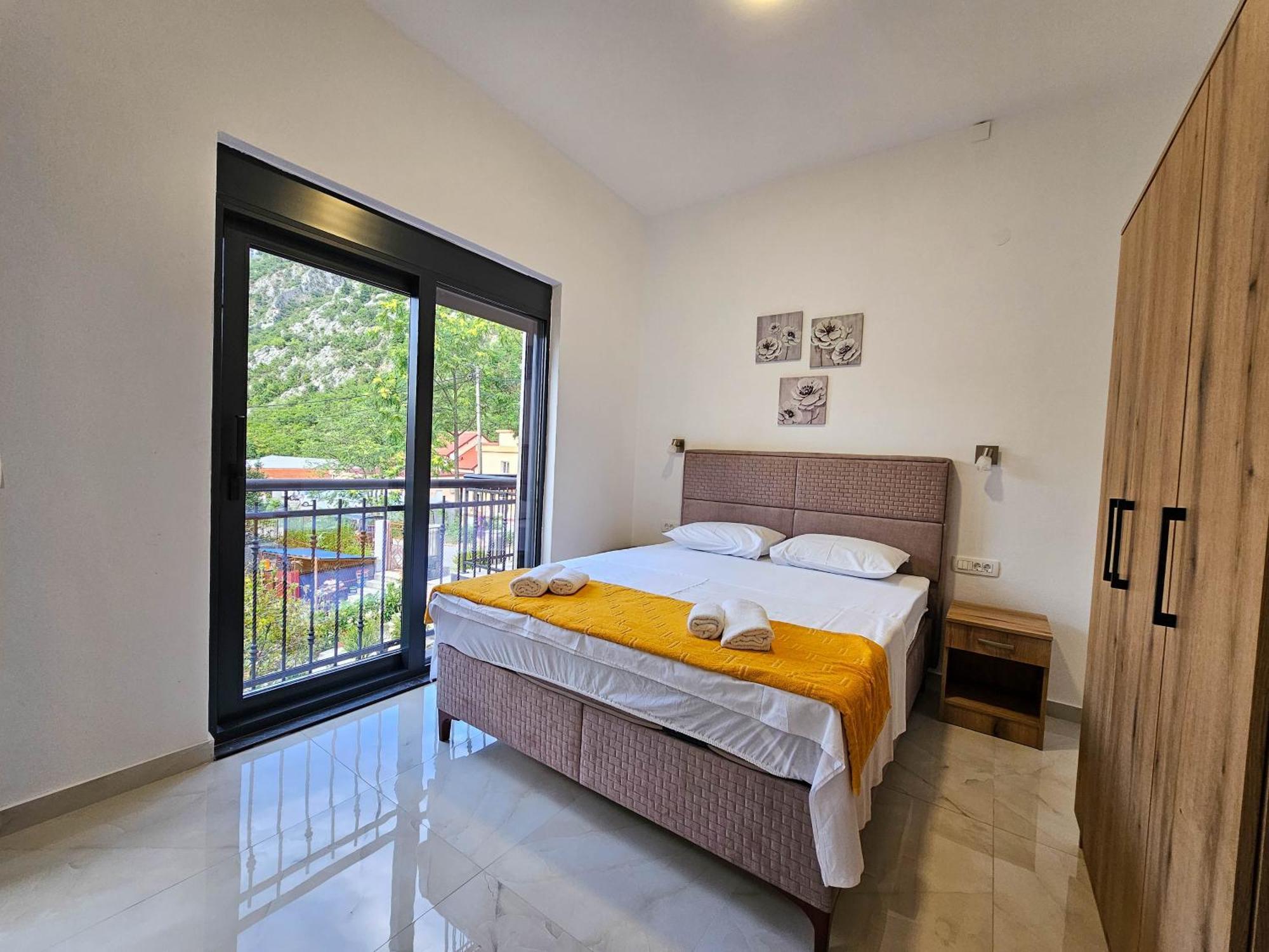 Harmony Garden Apartments Котор Екстер'єр фото