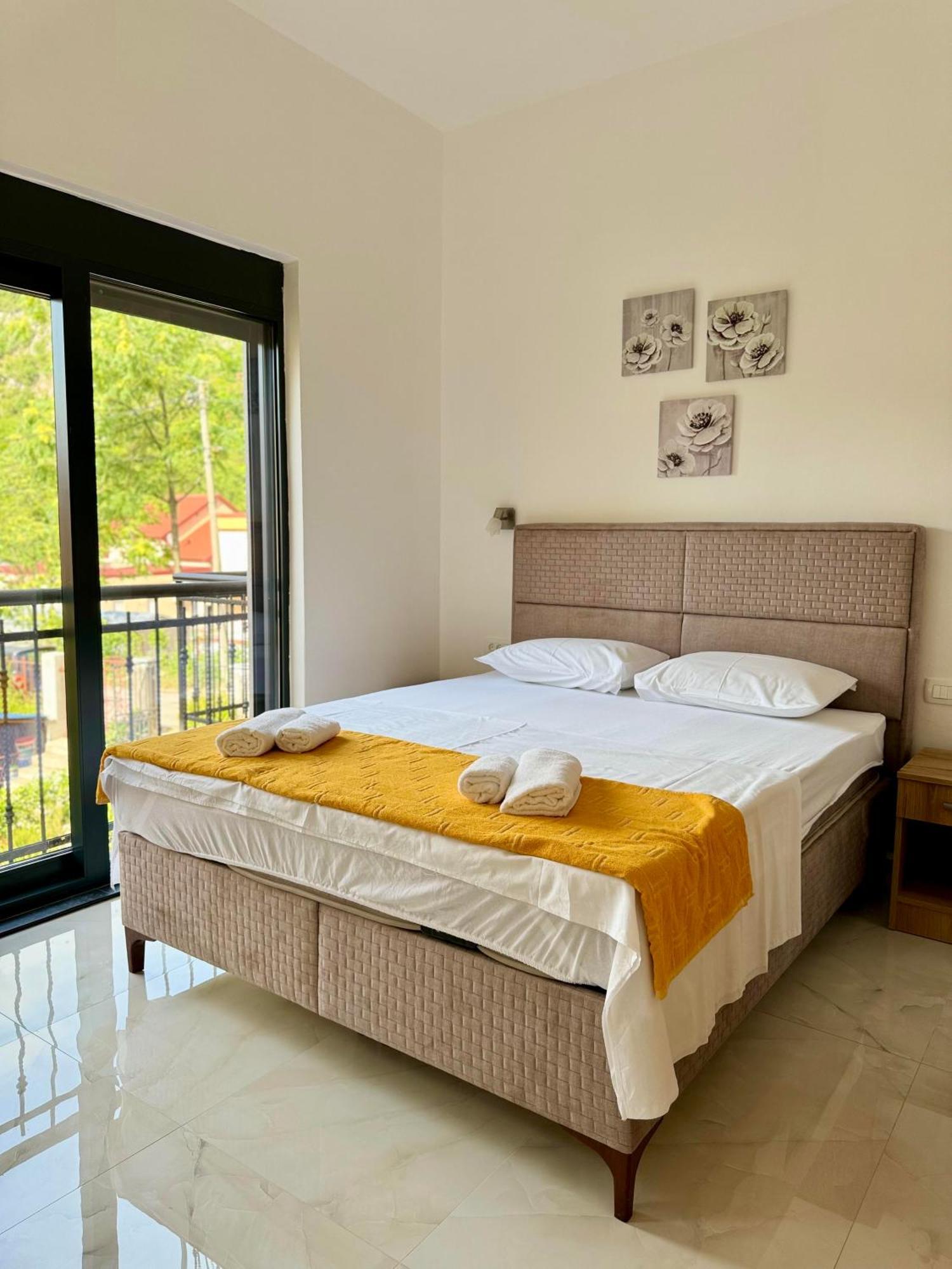 Harmony Garden Apartments Котор Екстер'єр фото