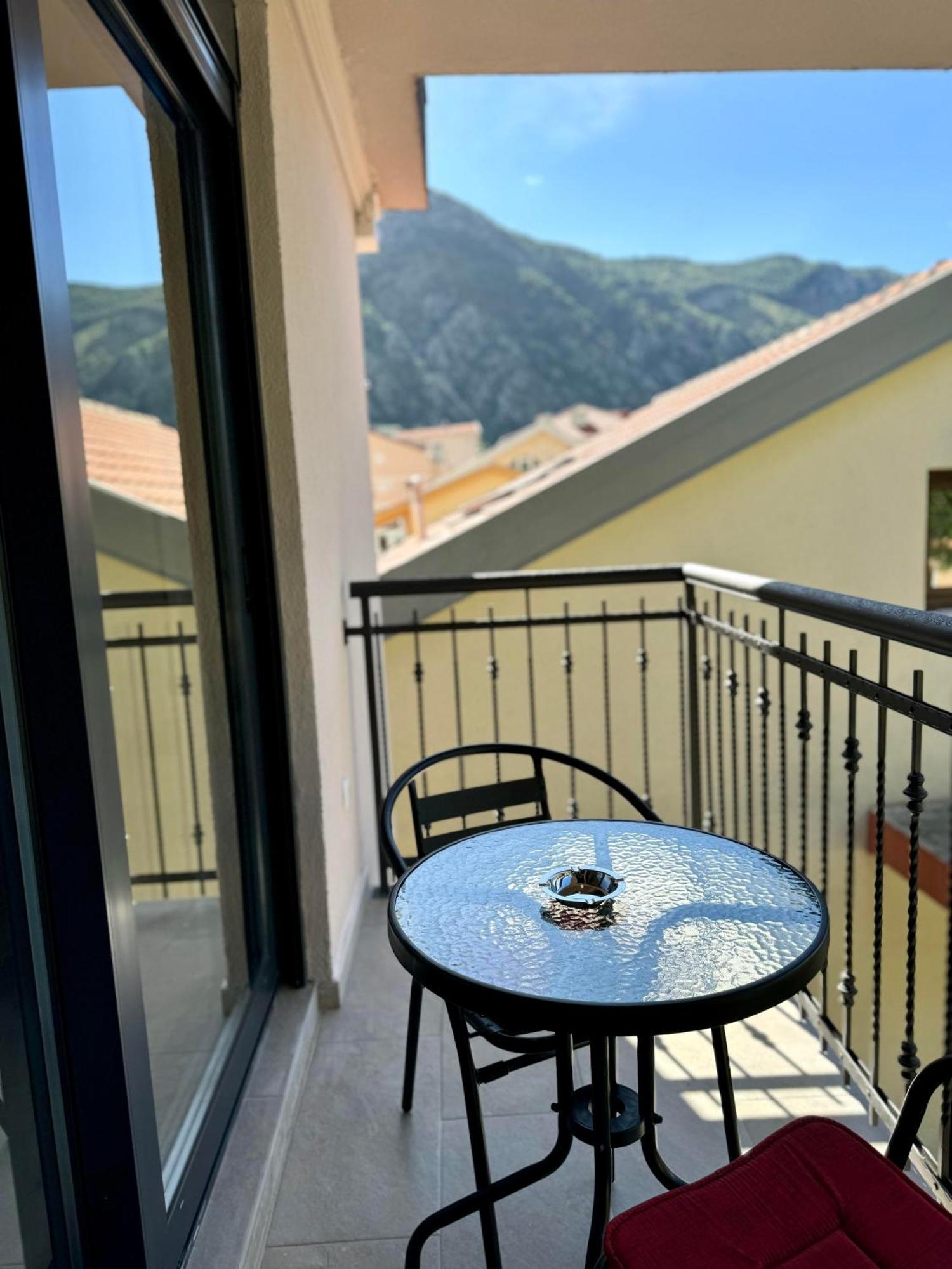 Harmony Garden Apartments Котор Екстер'єр фото