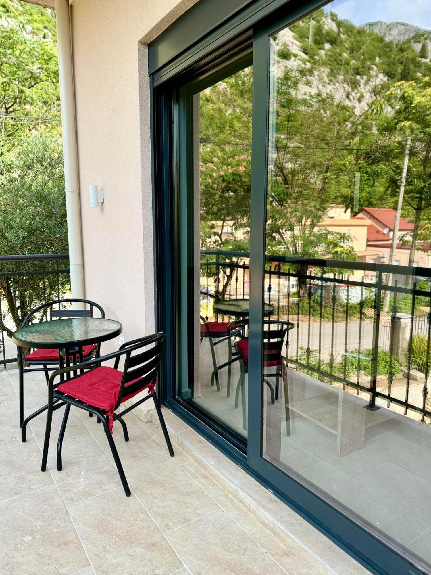 Harmony Garden Apartments Котор Екстер'єр фото