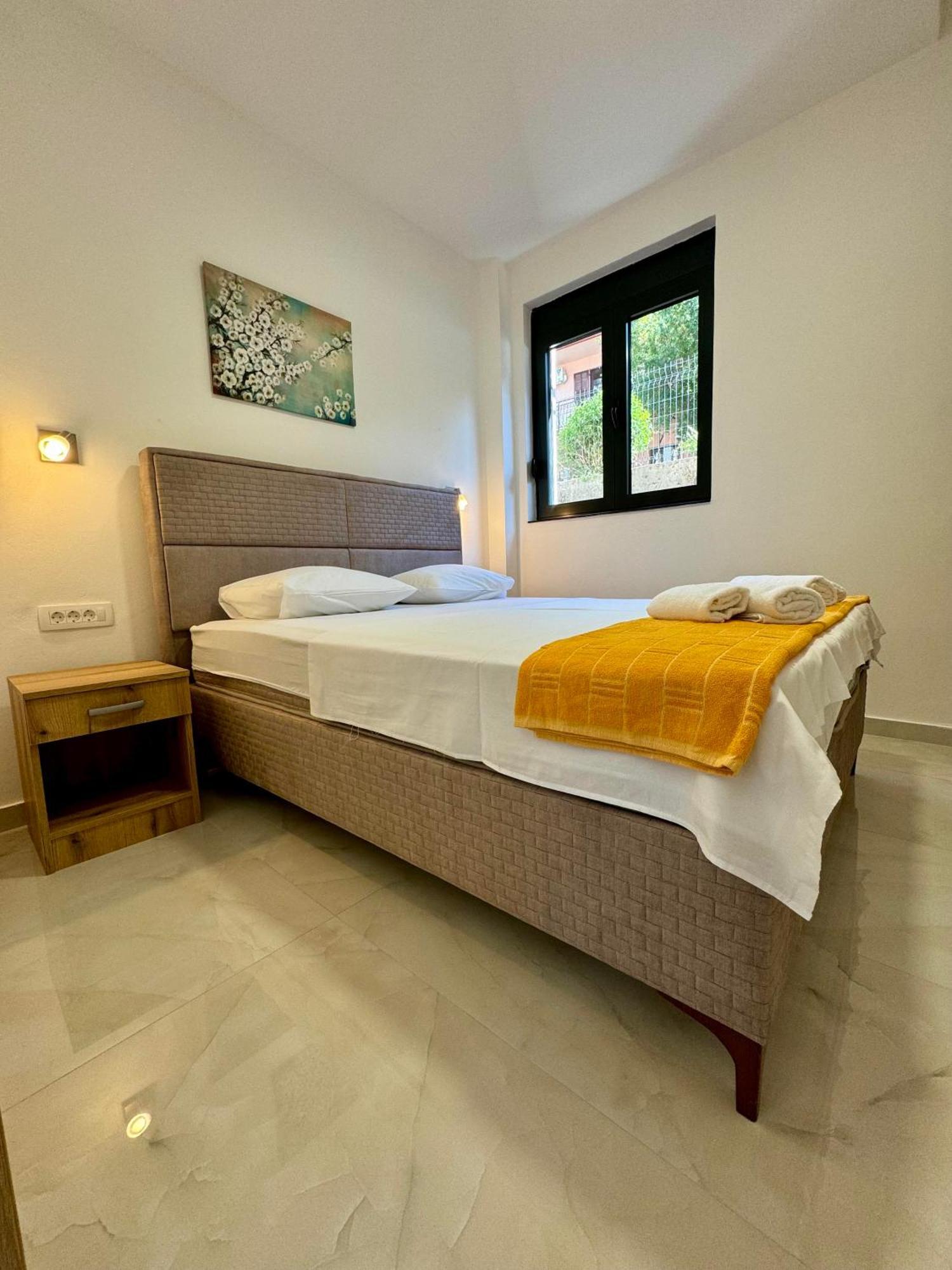 Harmony Garden Apartments Котор Екстер'єр фото