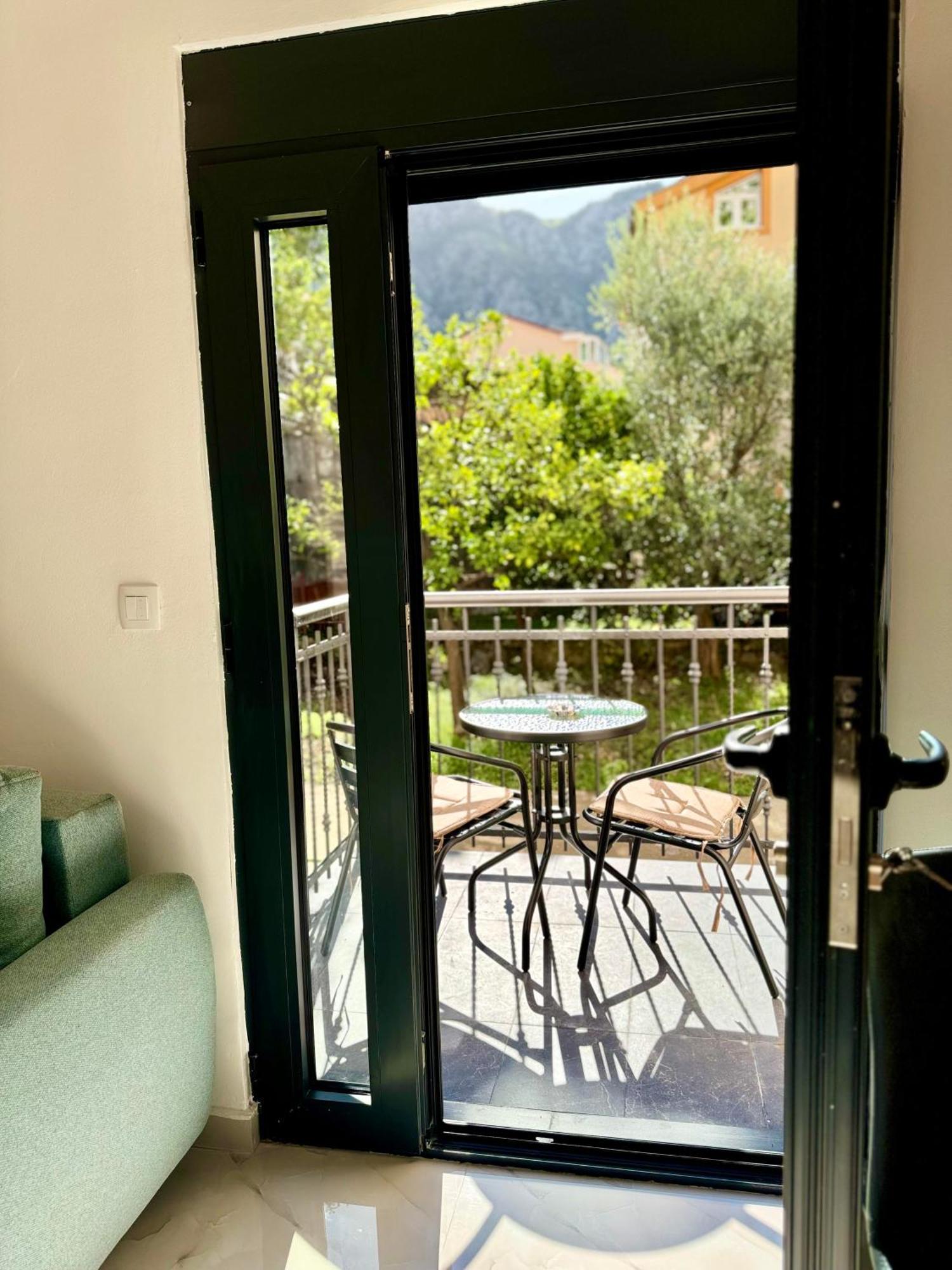 Harmony Garden Apartments Котор Екстер'єр фото